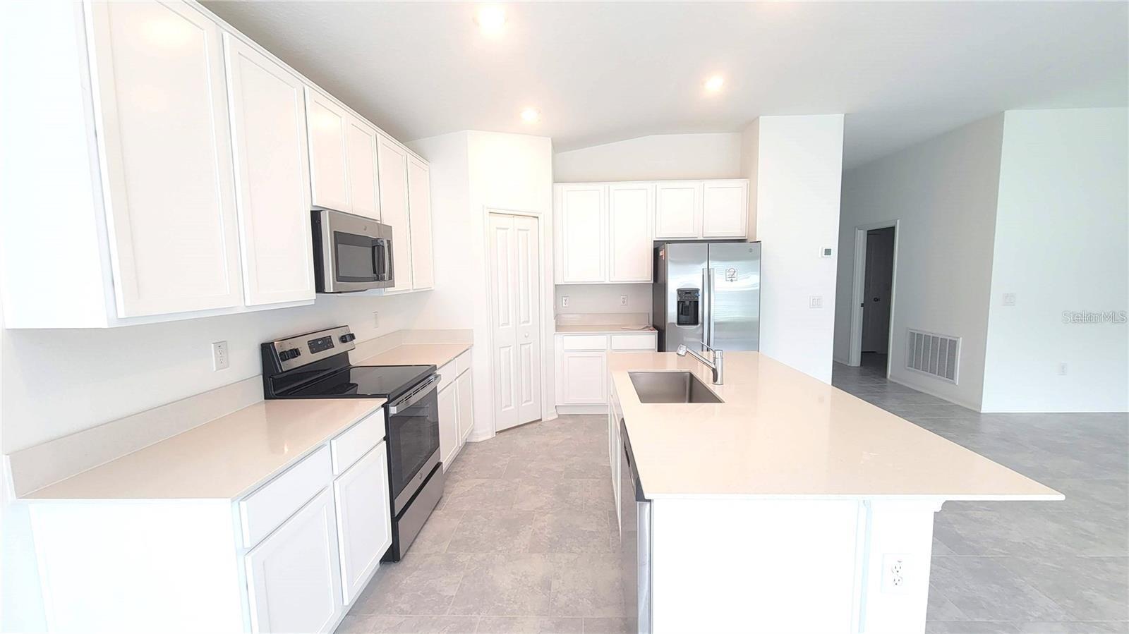 LEOMA'S LANDING - Residential Lease