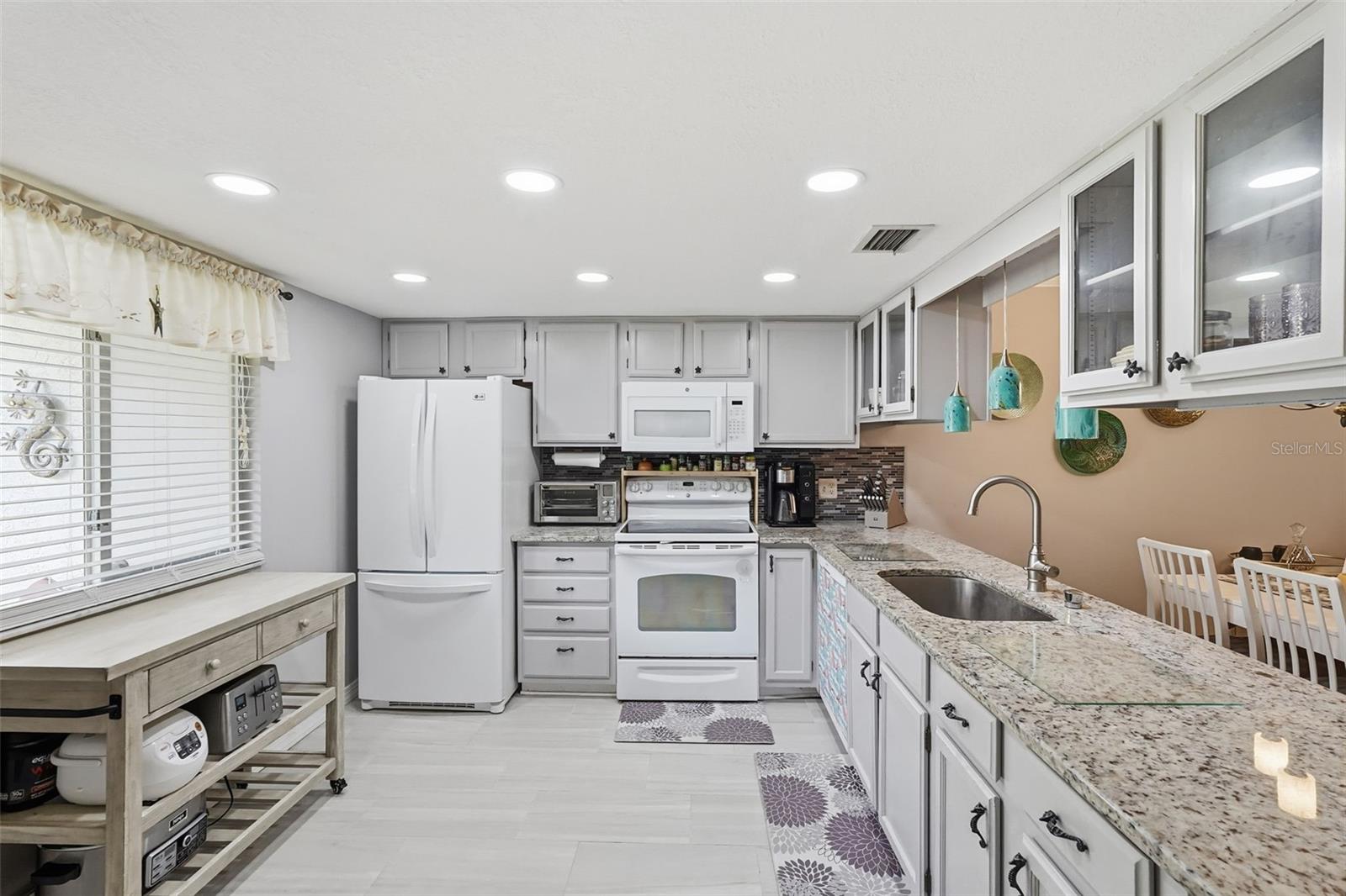 VILLAS OF BEACON GROVES - Residential