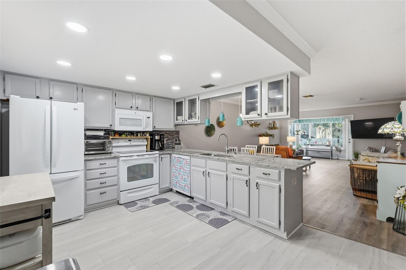 VILLAS OF BEACON GROVES - Residential