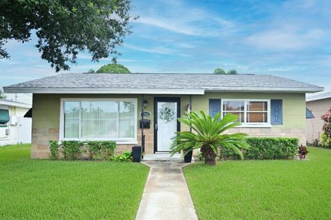 Photo of 4744 11th Avenue N, St Petersburg, FL 33713 (MLS # TB8413174)