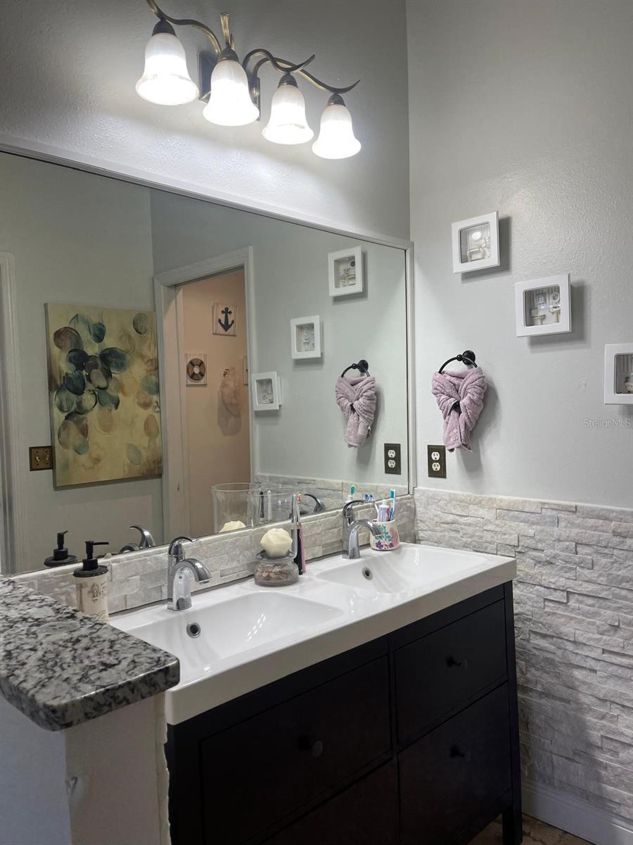 HAMPTON PARK UNIT 4 - Residential