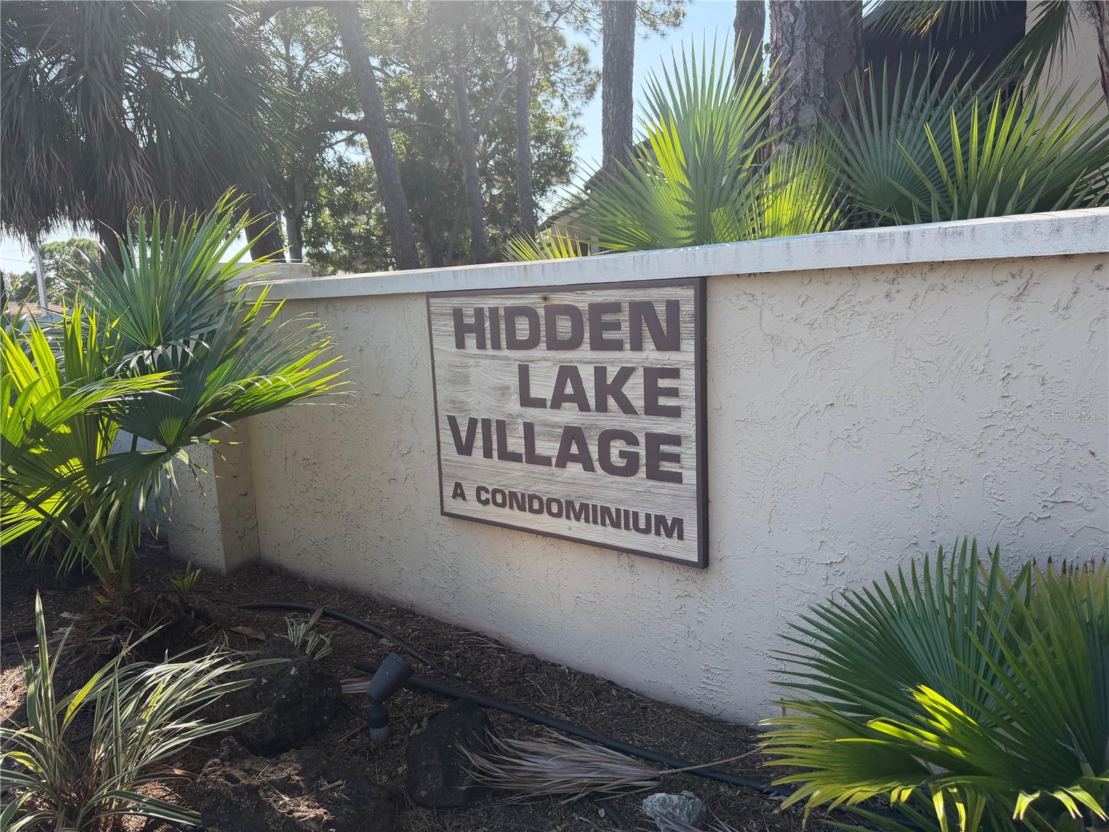 HIDDEN LAKE VLG - Residential
