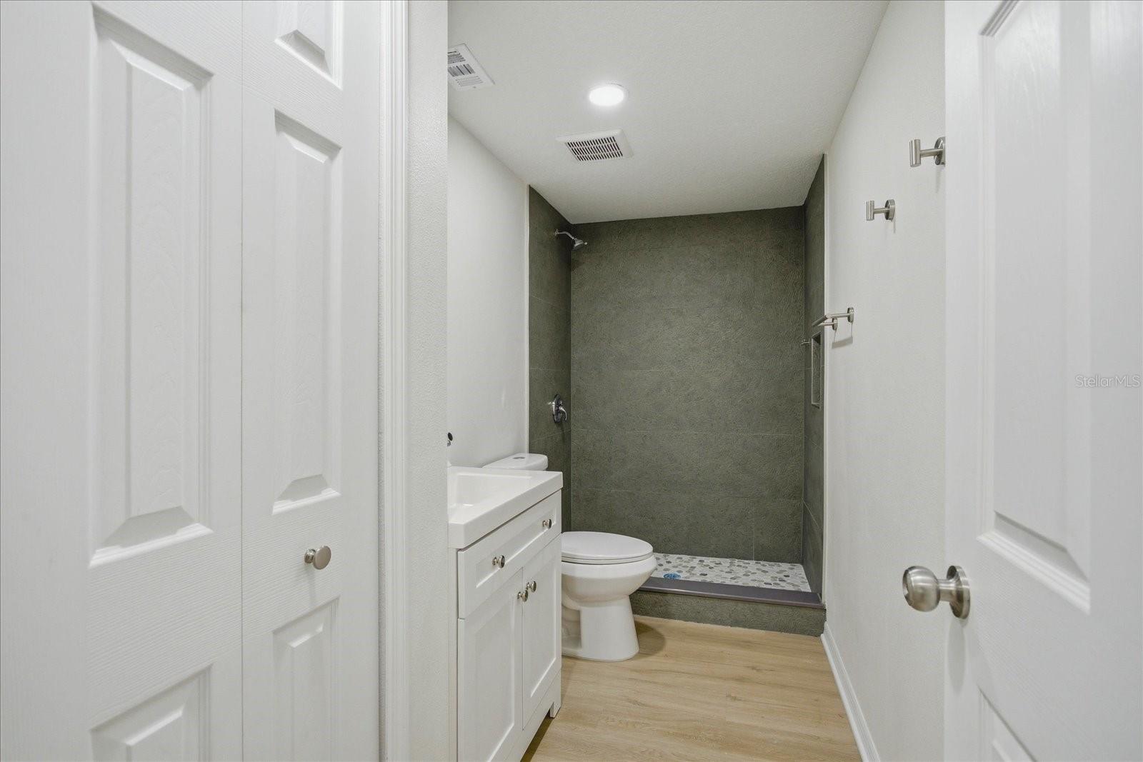 OAKRIDGE - Residential