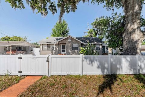 Photo of 1048 Roselle Avenue, Lakeland, FL 33805 (MLS # L4951793)