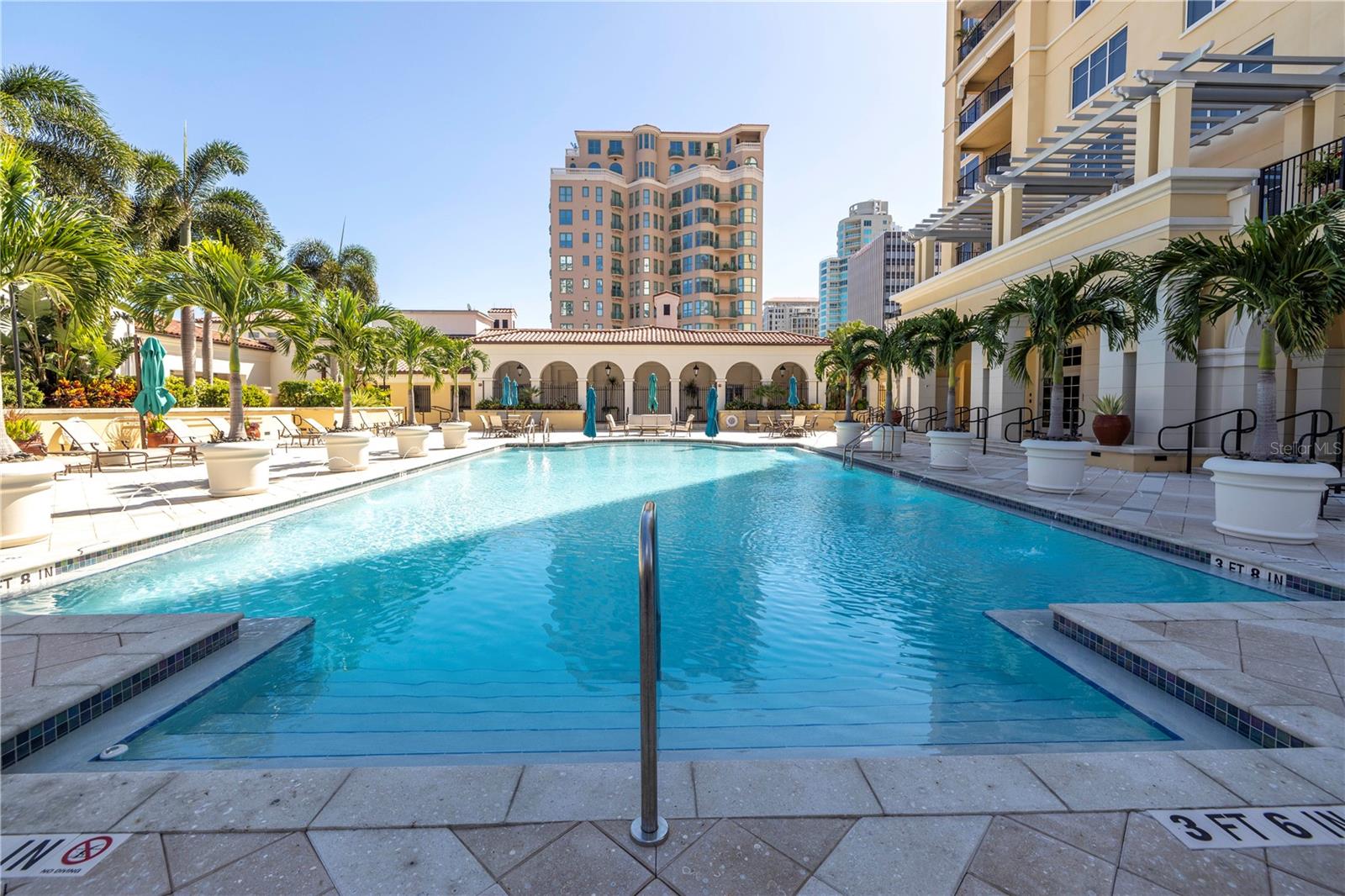 PARKSHORE PLAZA CONDO - Residential