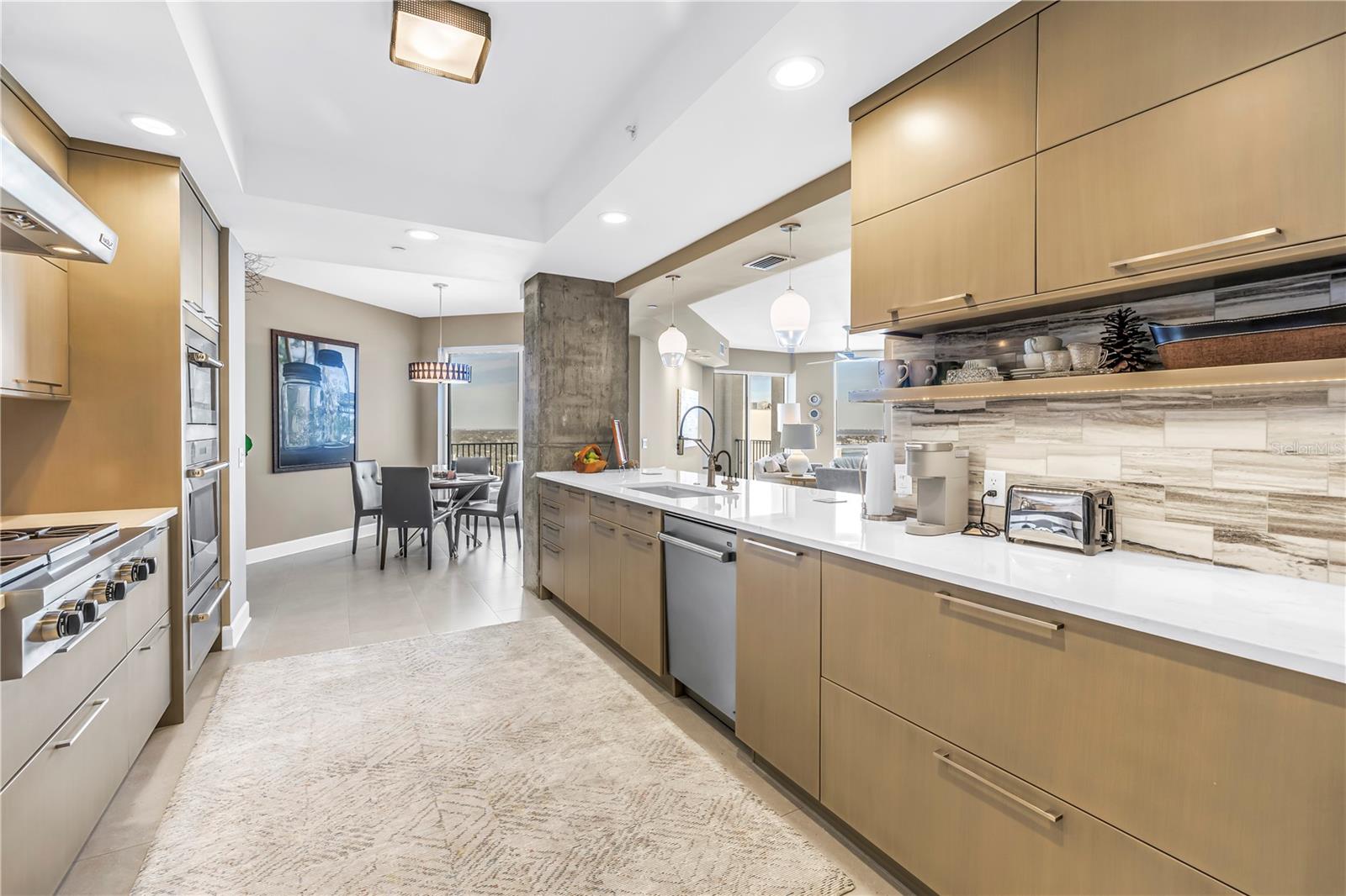 PARKSHORE PLAZA CONDO - Residential