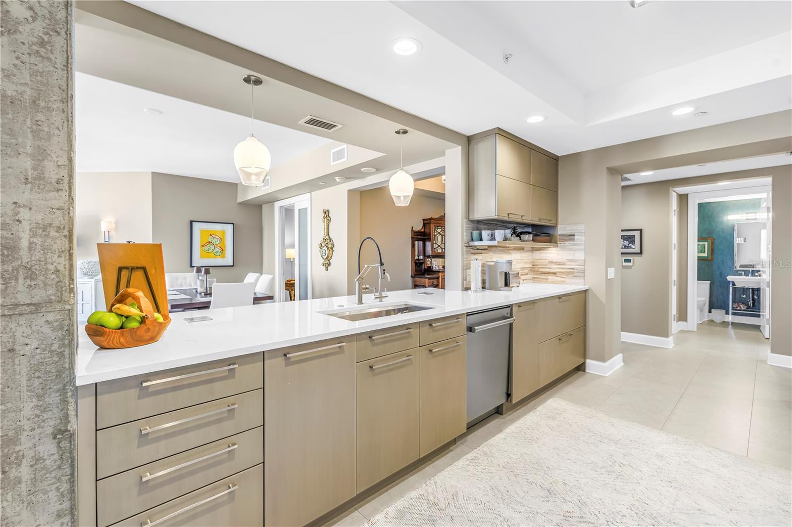 PARKSHORE PLAZA CONDO - Residential