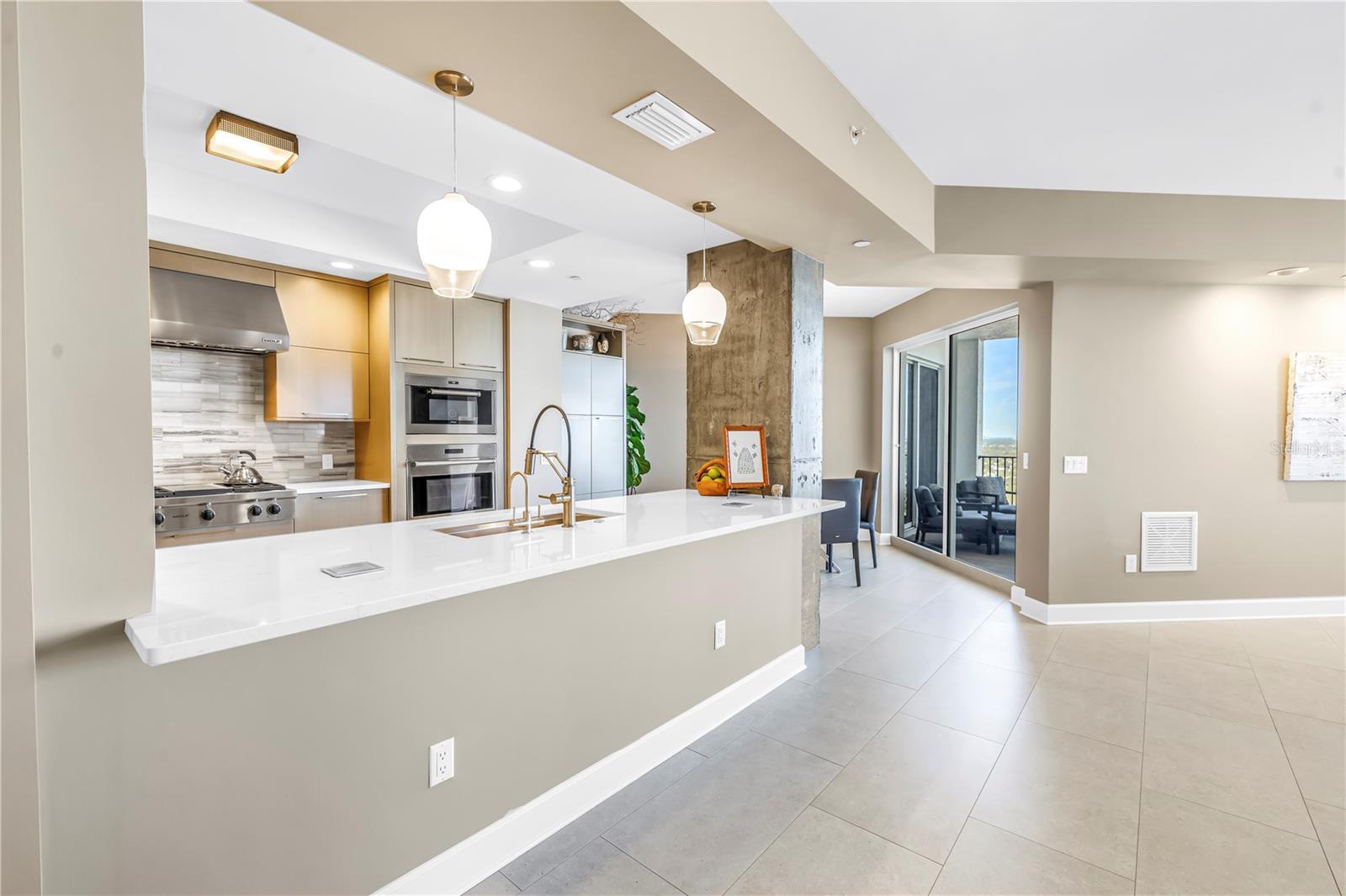 PARKSHORE PLAZA CONDO - Residential