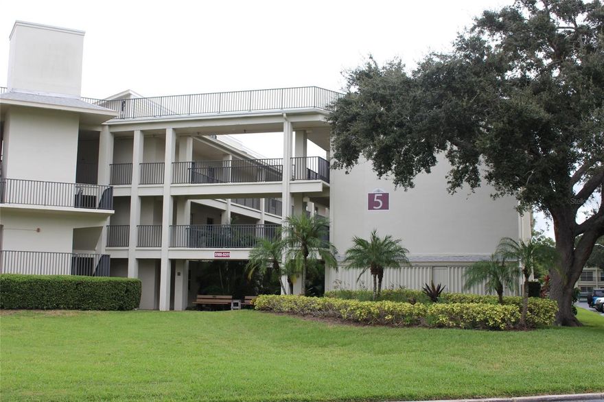 Welcome to your Florida dream lifestyle! This 2-bedroom condo is ideally located just minutes from award-winning Gulf beaches, the scenic Pinellas Trail, and downtown Dunedin’s vibrant shops, restaurants, and local breweries. Enjoy resort-style amenities including a community pool, clubhouse, and dedicated parking—all in a peaceful, well-kept complex.Don't miss your chance to live where others vacation! Schedule your private tour today and make Dunedin your new home.