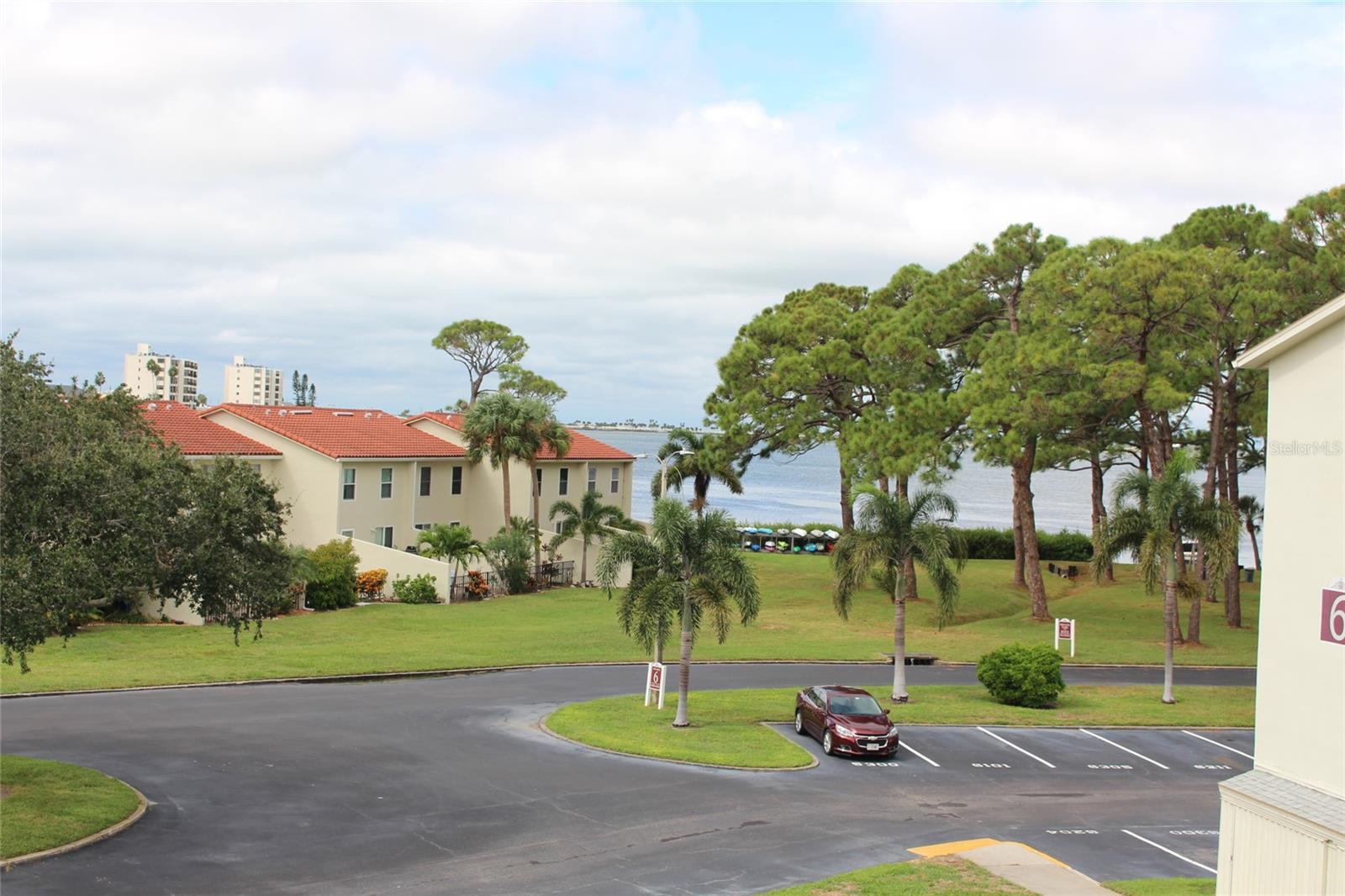 MEDITERRANEAN MANORS - Residential