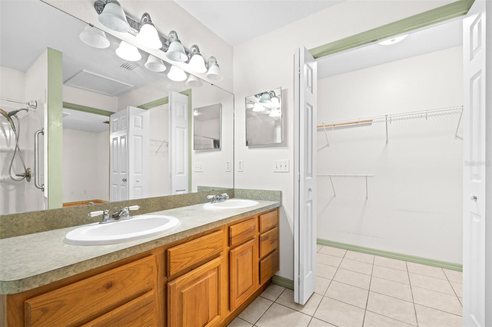 CREEK SIDE - Residential