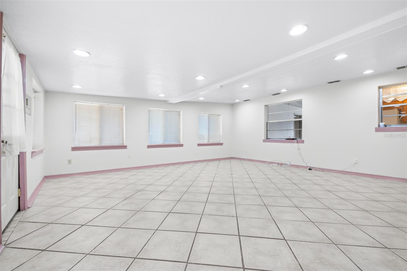 CREEK SIDE - Residential