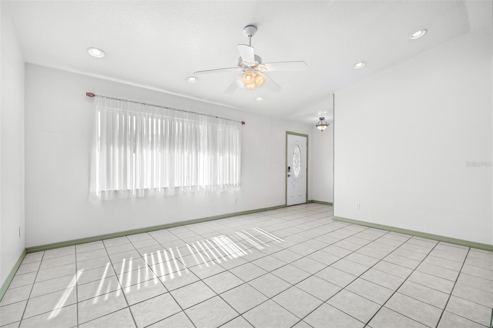 CREEK SIDE - Residential