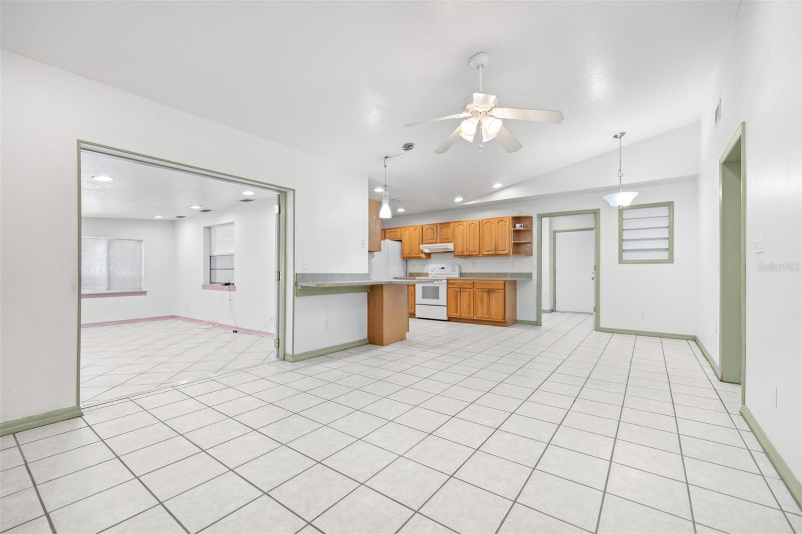 CREEK SIDE - Residential