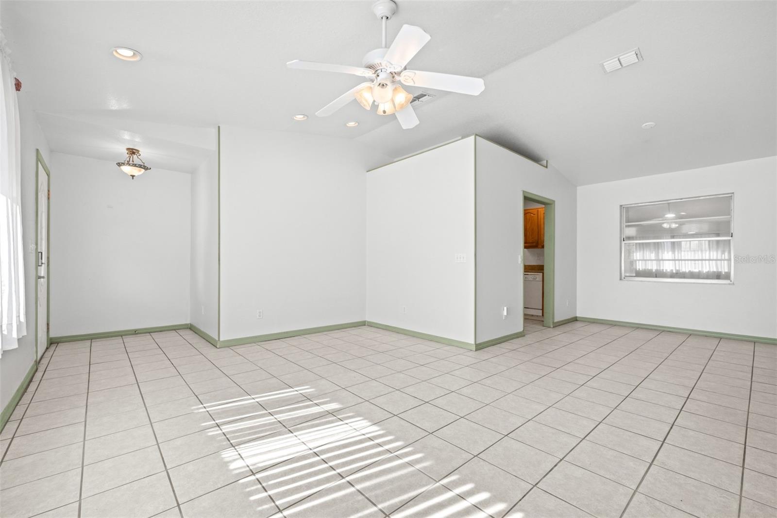 CREEK SIDE - Residential