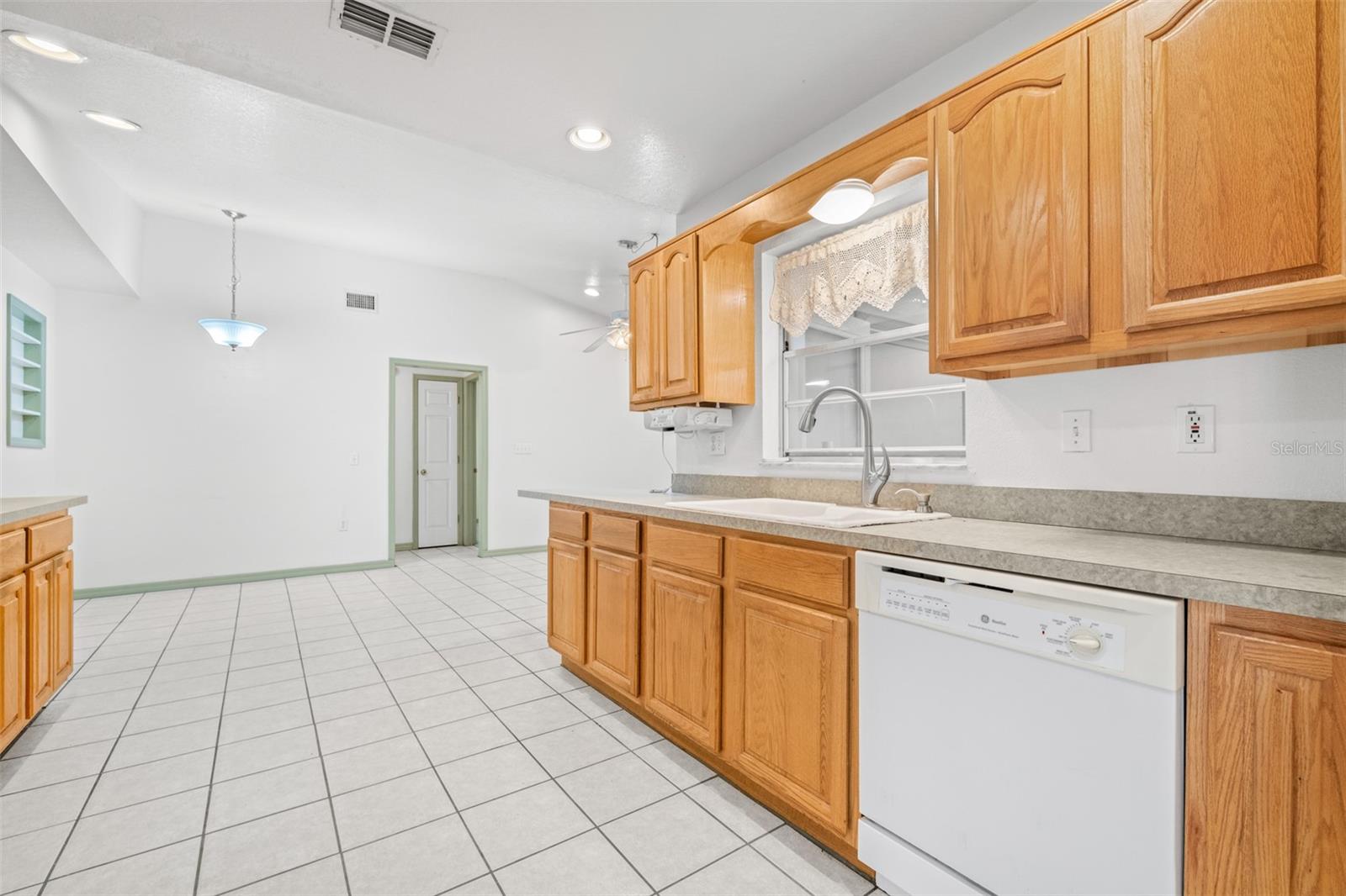 CREEK SIDE - Residential