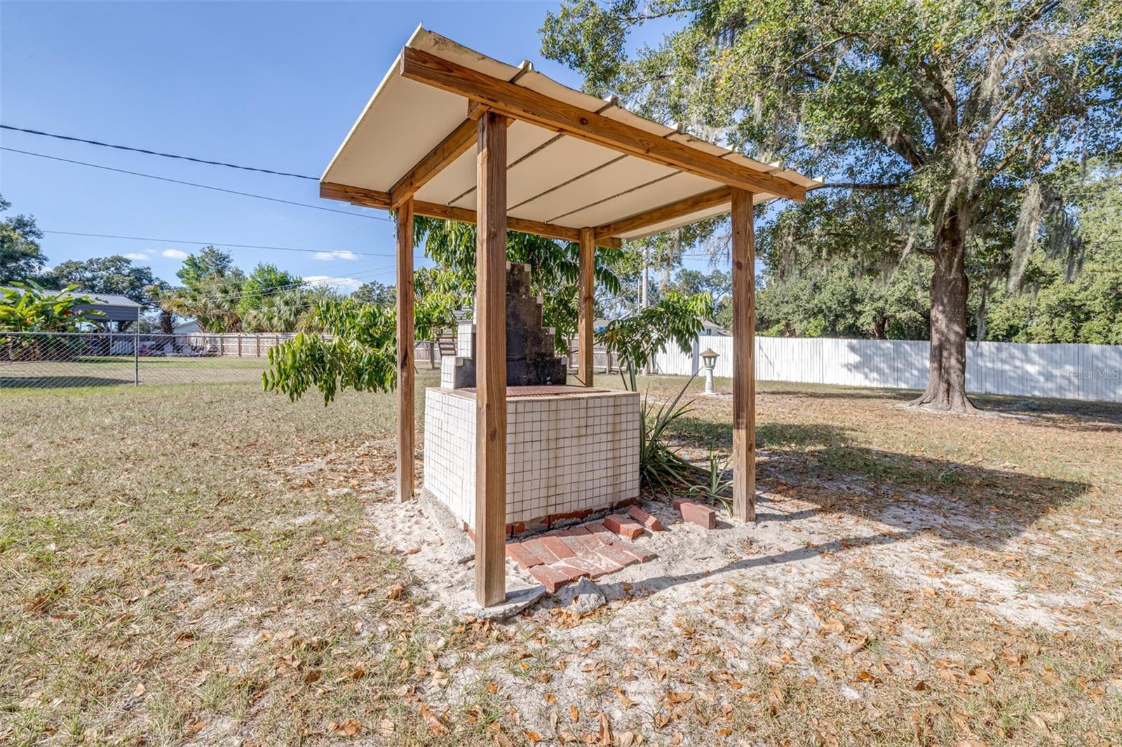 CREEK SIDE - Residential
