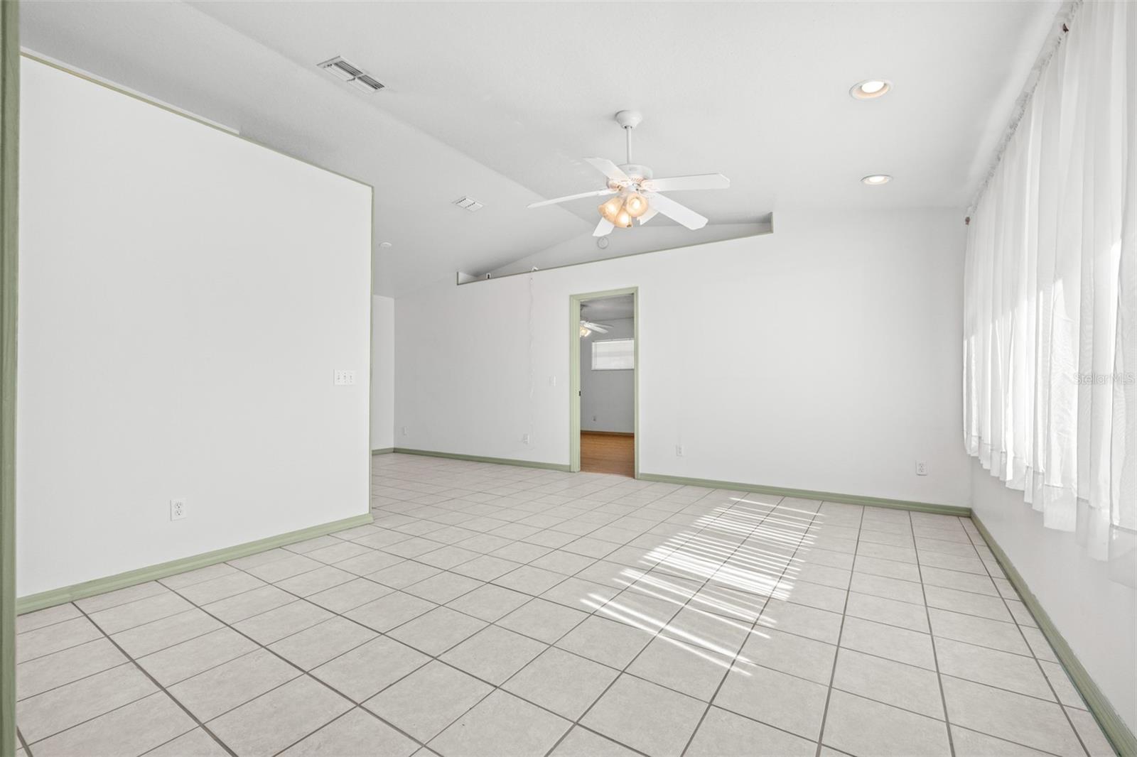 CREEK SIDE - Residential