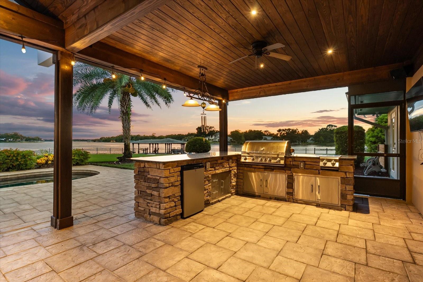 4318 WATERFRONT PARKWAY