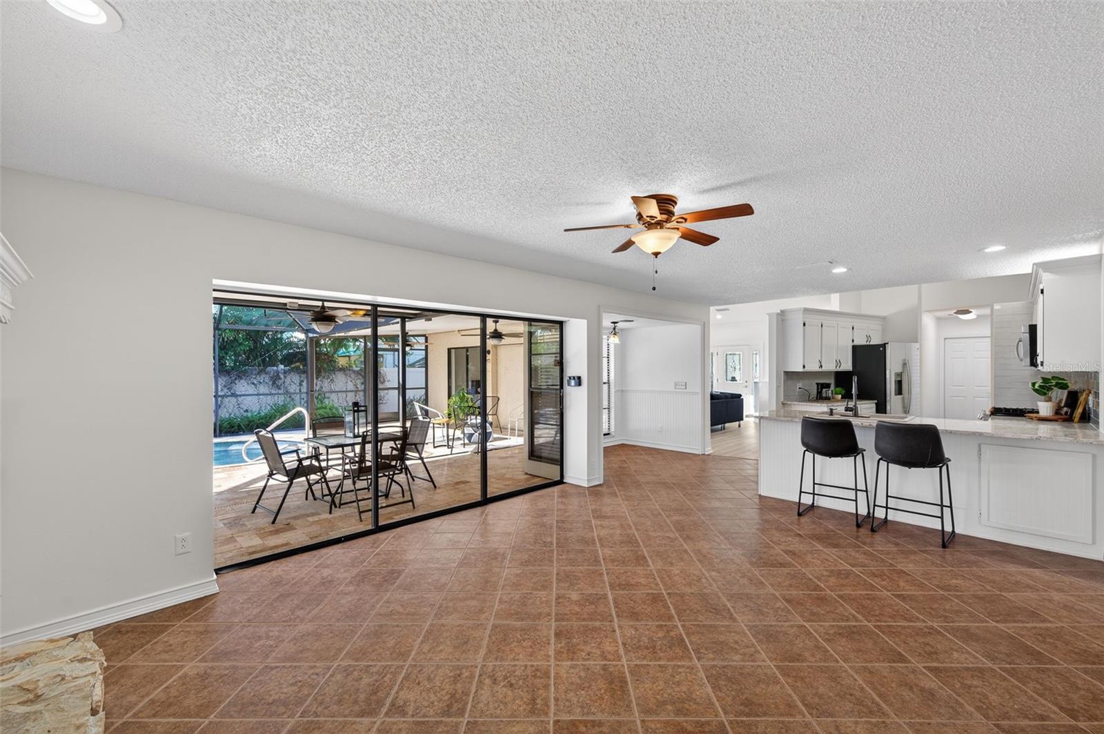 BLOOMINGDALE OAKS - Residential