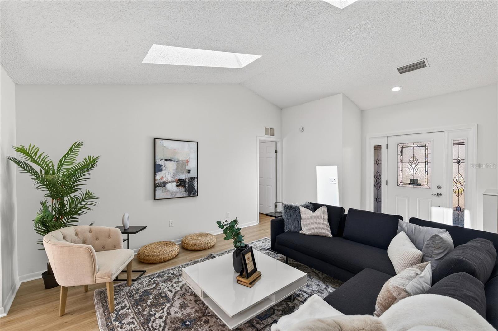 BLOOMINGDALE OAKS - Residential