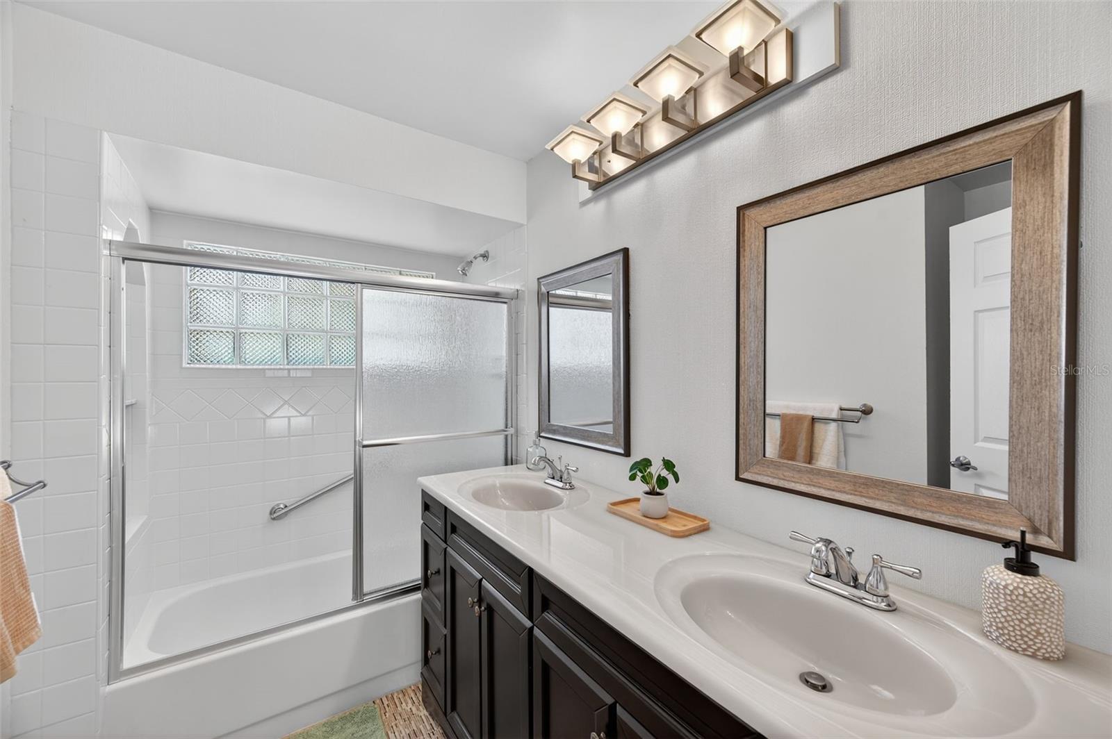 BLOOMINGDALE OAKS - Residential