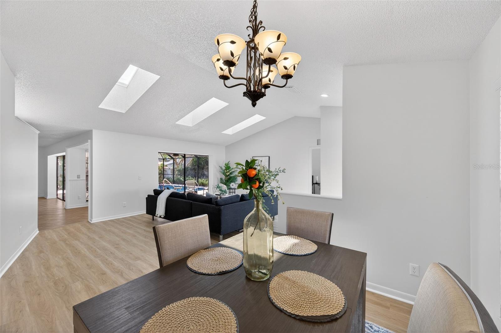 BLOOMINGDALE OAKS - Residential