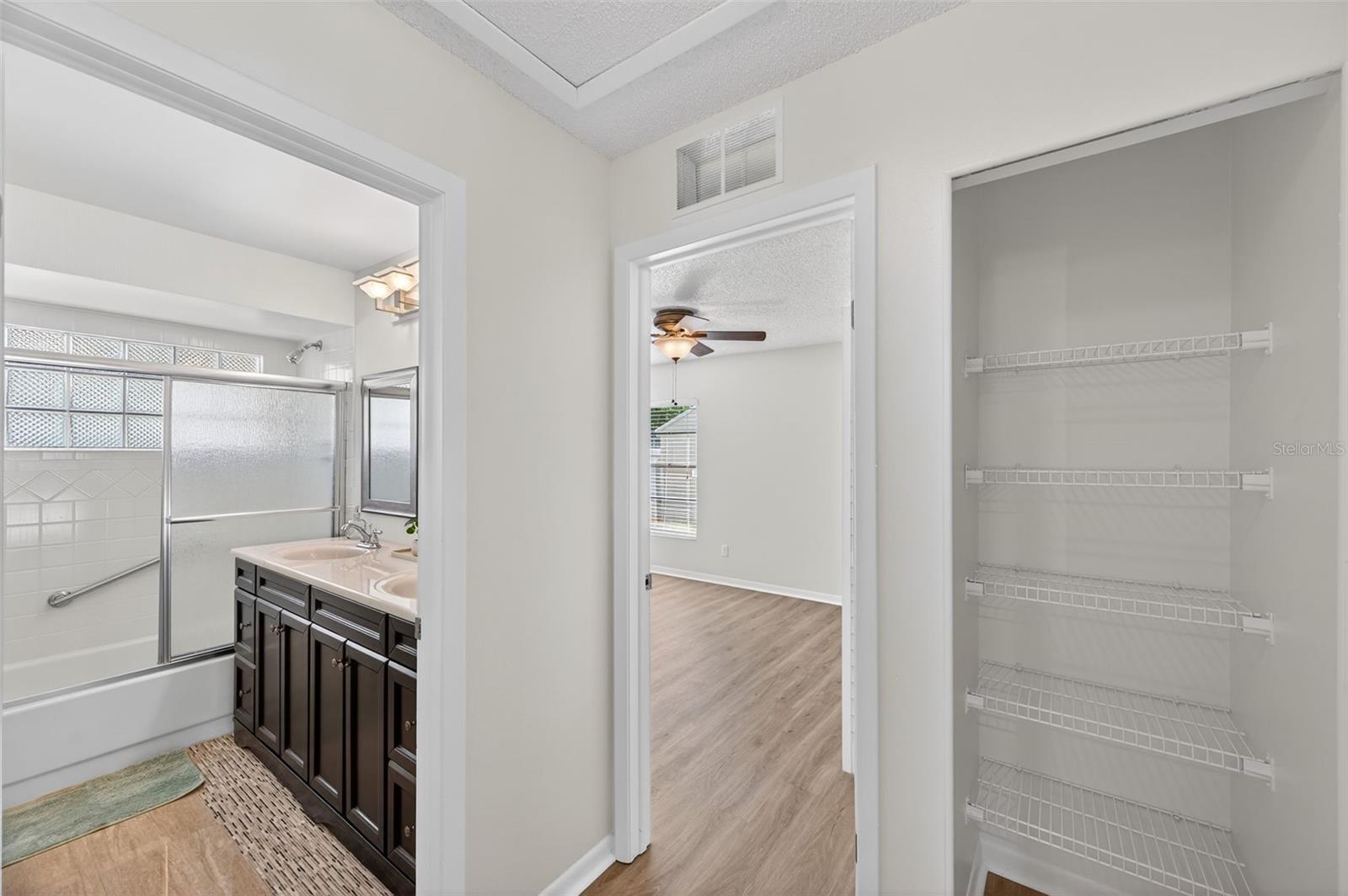 BLOOMINGDALE OAKS - Residential