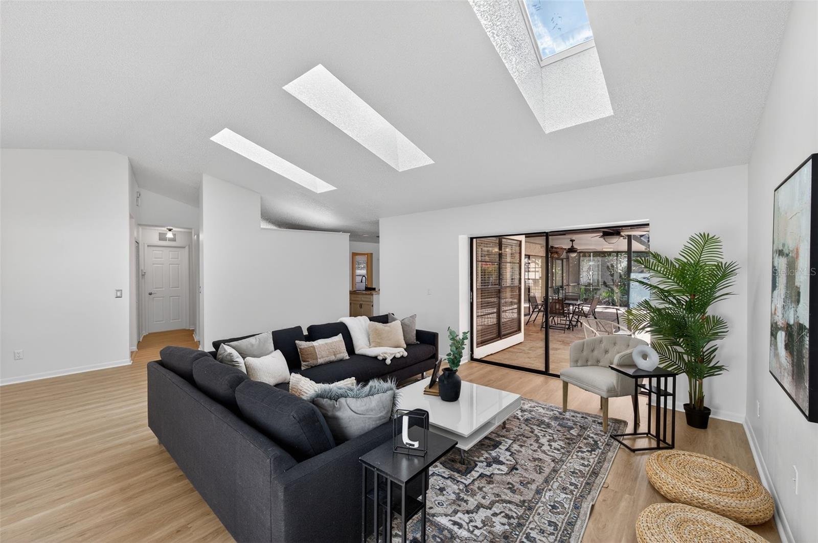 BLOOMINGDALE OAKS - Residential