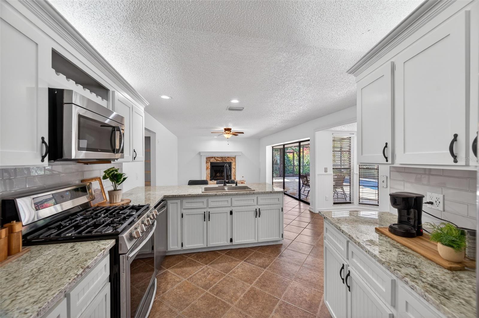 BLOOMINGDALE OAKS - Residential