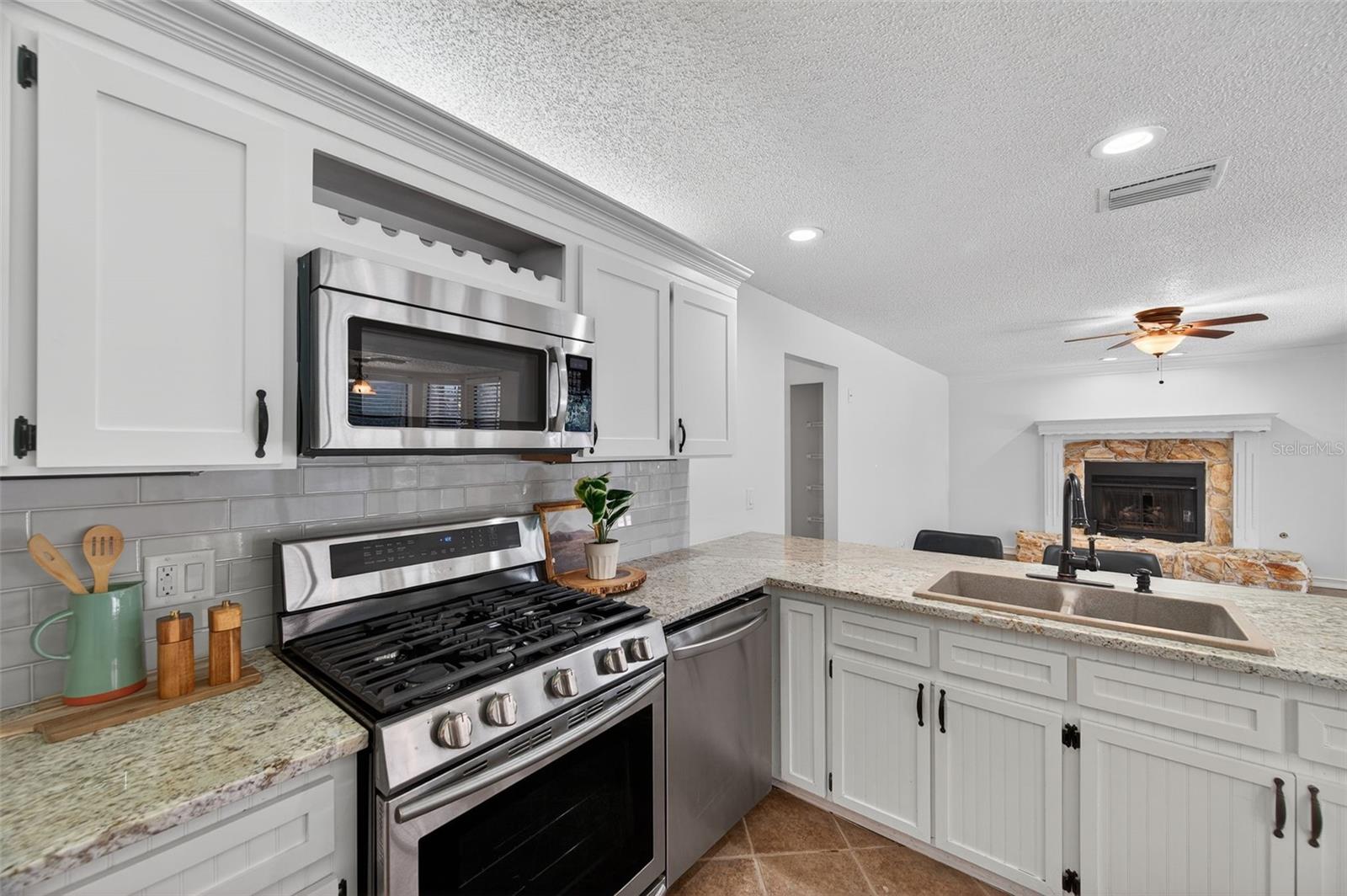 BLOOMINGDALE OAKS - Residential