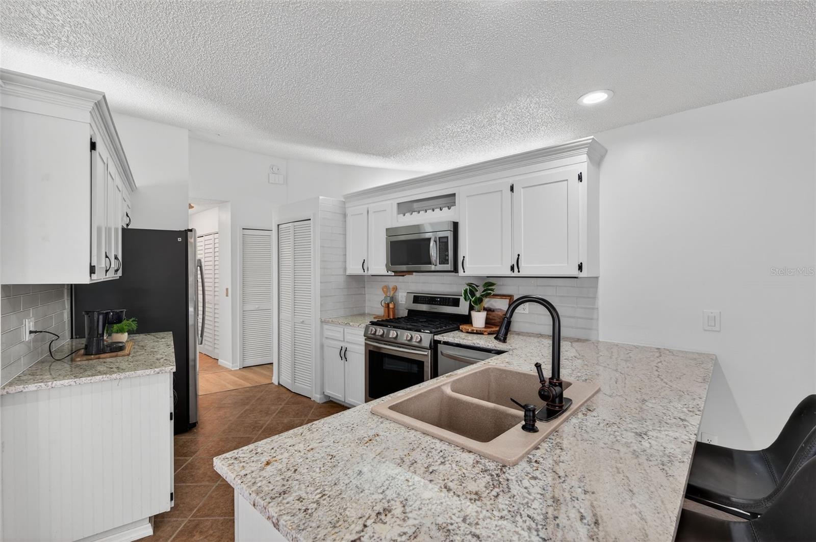 BLOOMINGDALE OAKS - Residential