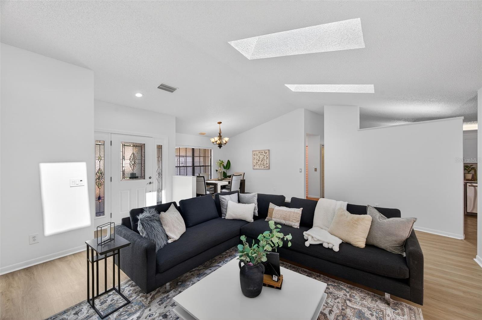 BLOOMINGDALE OAKS - Residential