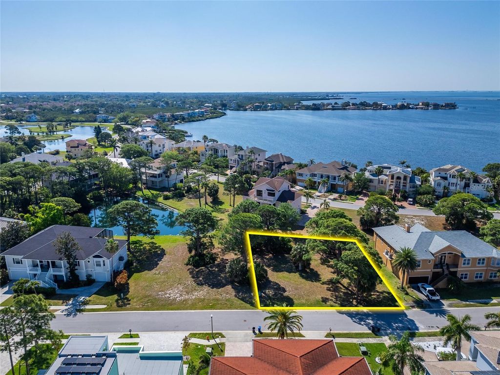 Photo of Harbour Watch Circle, Tarpon Springs, FL 34689 (MLS # TB8492049)