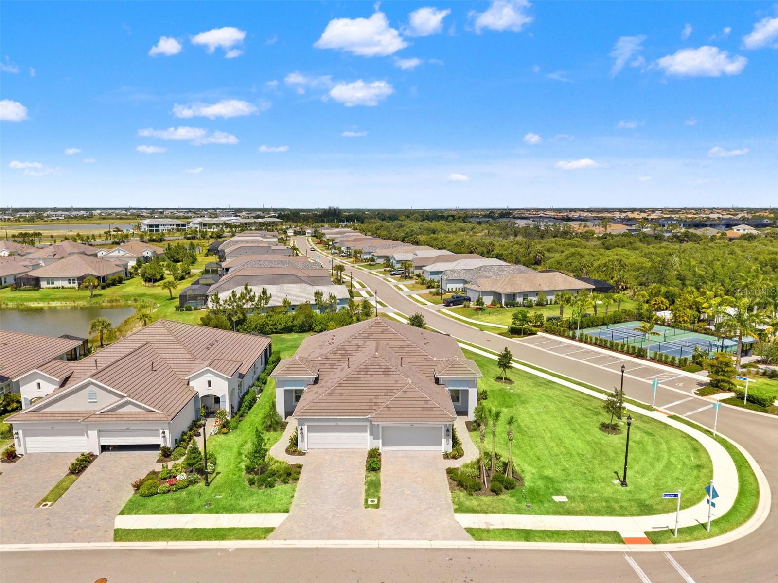 WYSTERIA WELLEN PARK VILLAGE F-4 - Residential