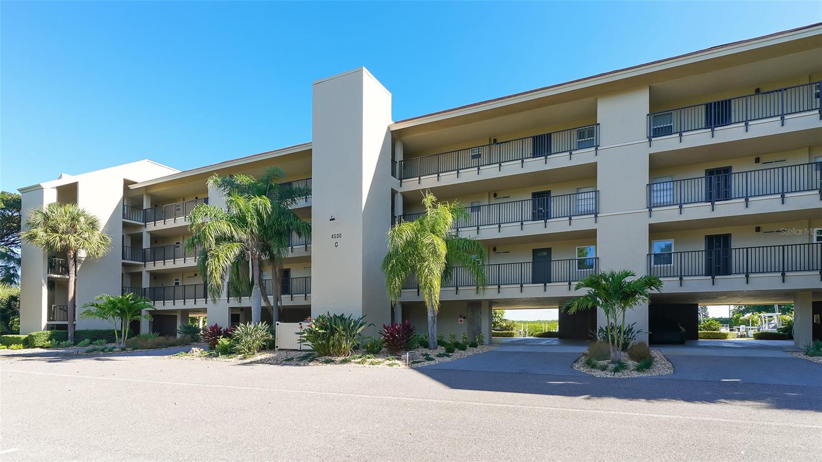 WINDWARD BAY AMD - Residential