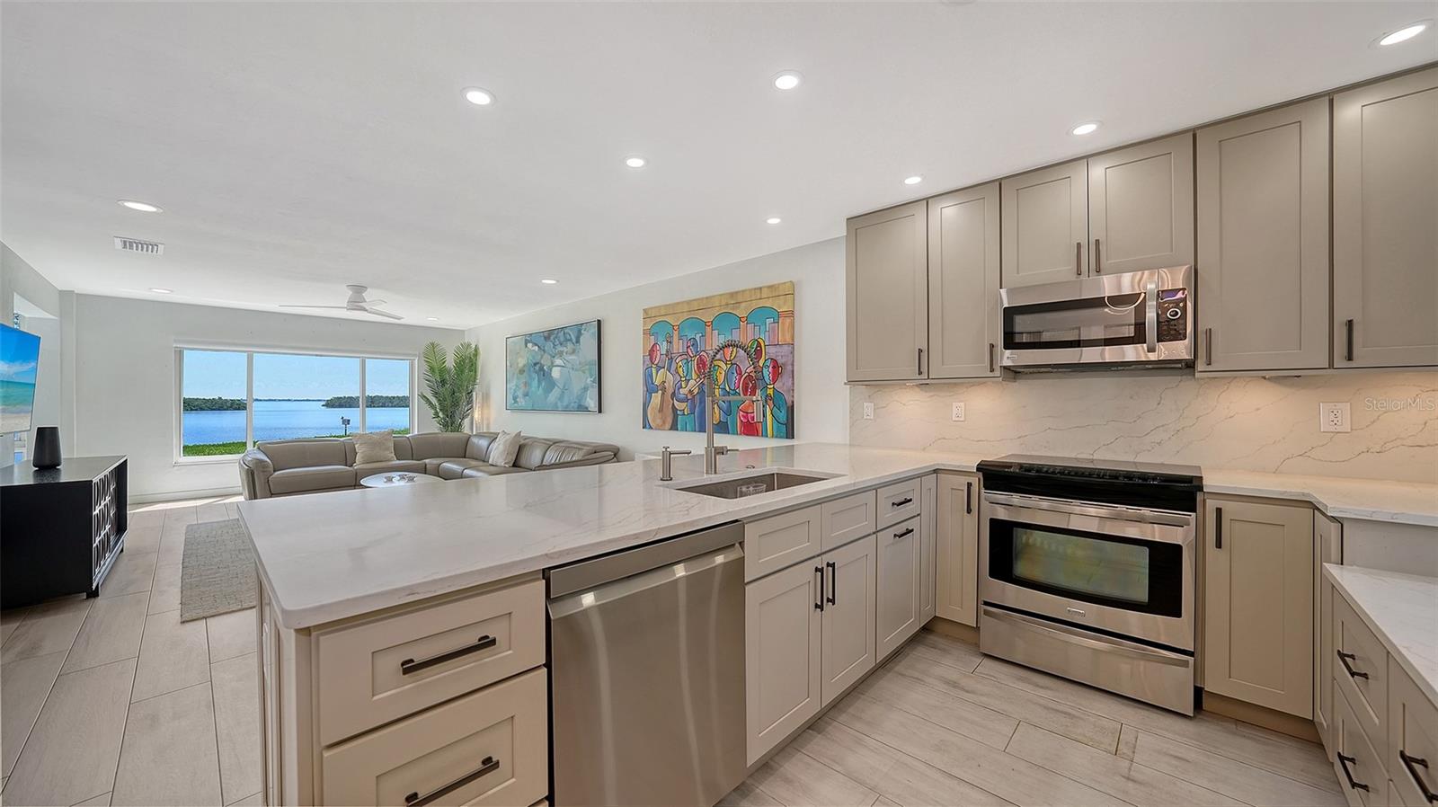 WINDWARD BAY AMD - Residential