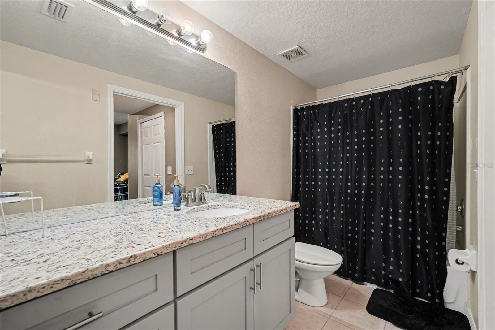 VILLAGES OF BLOOMINGDALE CONDO 4 - Residential