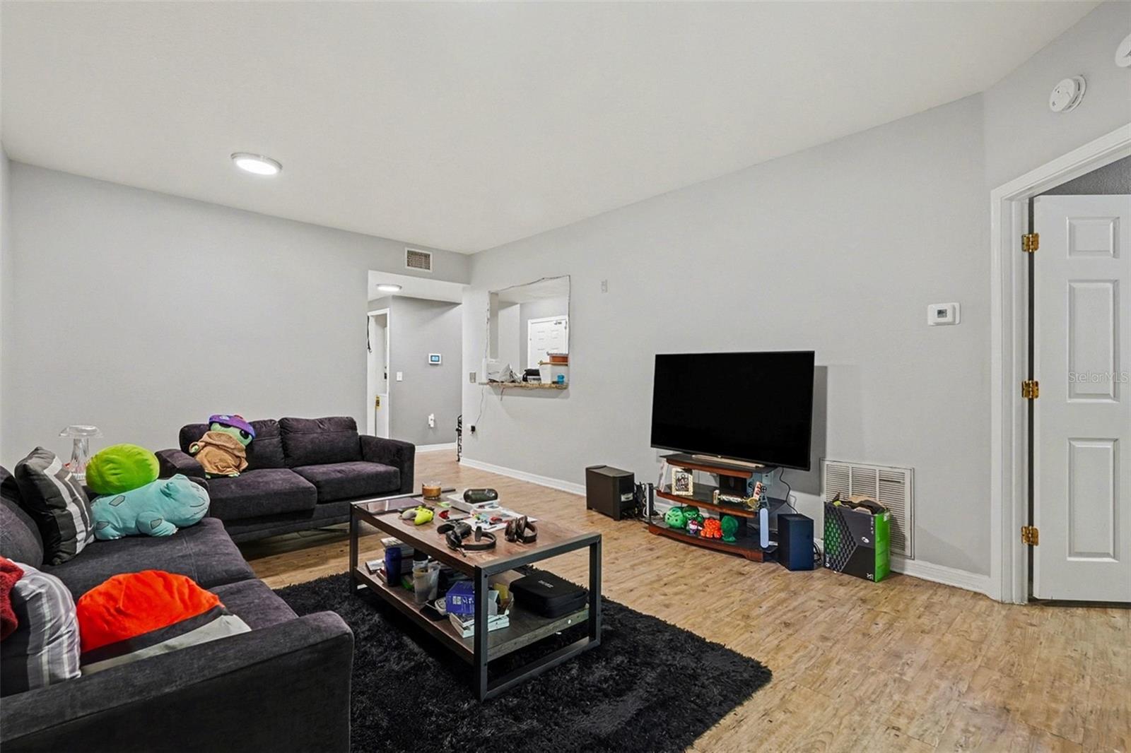 VILLAGES OF BLOOMINGDALE CONDO 4 - Residential