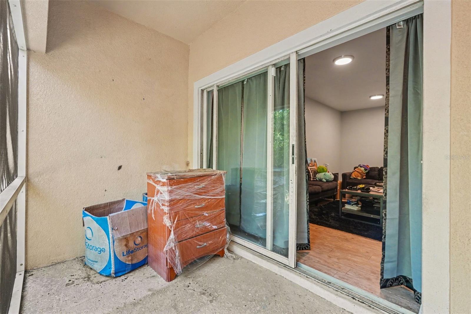 VILLAGES OF BLOOMINGDALE CONDO 4 - Residential