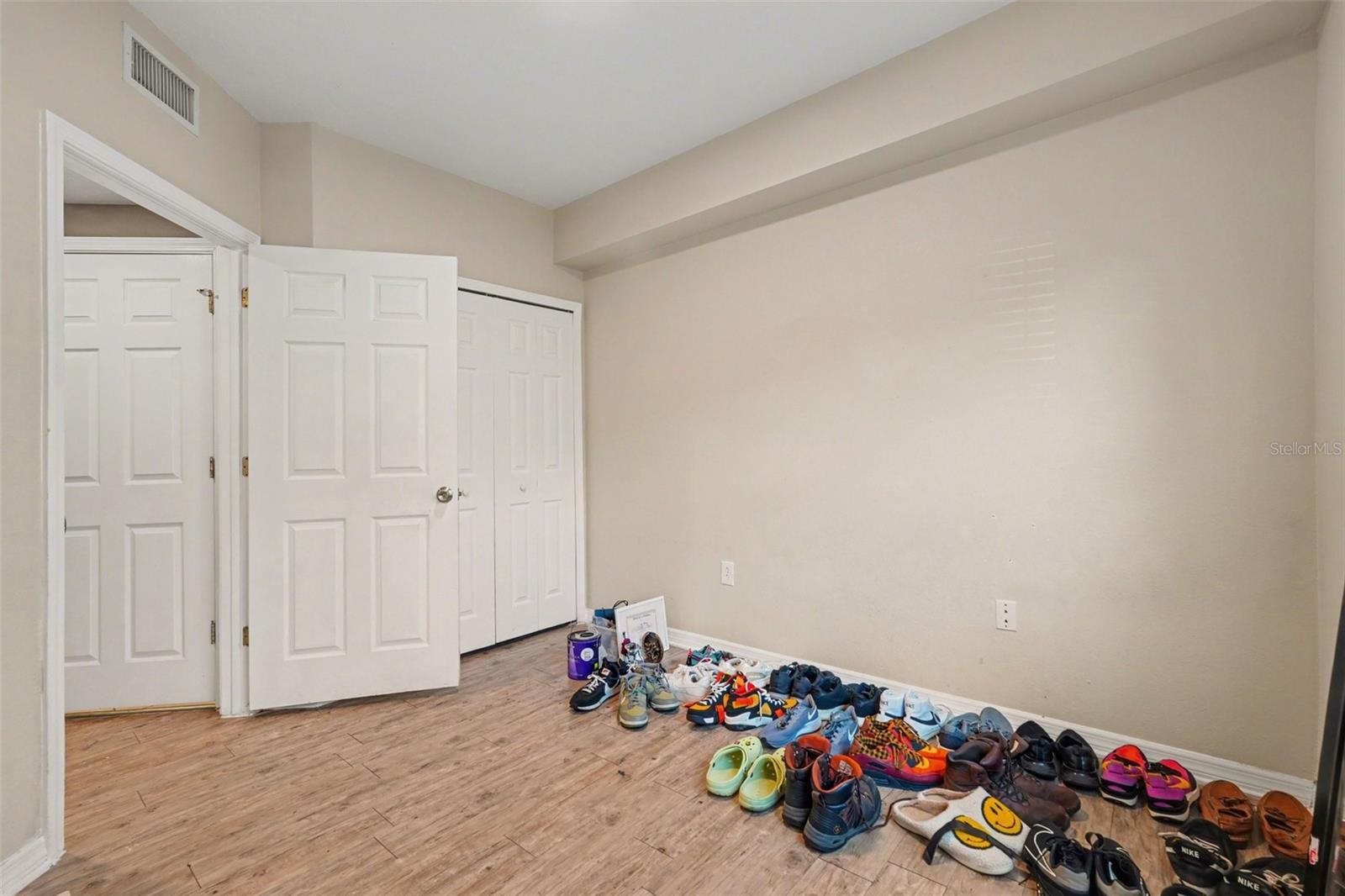 VILLAGES OF BLOOMINGDALE CONDO 4 - Residential