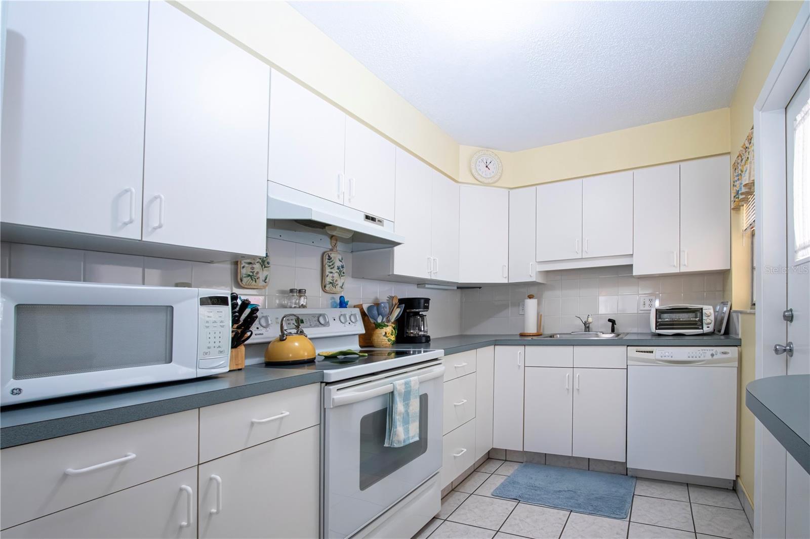 DESOTO SQUARE VILLAS PH I - Residential