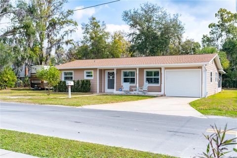 Photo of 305 NE 1st Avenue, Crystal River, FL 34429 (MLS # OM713499)