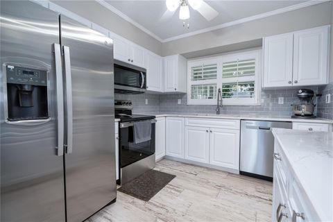 Tiny photo for 305 NE 1st Avenue, Crystal River, FL 34429 (MLS # OM713499)