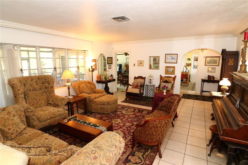 Photo of 1467 Jacaranda Circle N, Clearwater, FL 33755 (MLS # TB8435179)