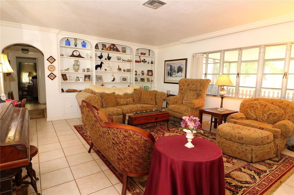 Photo of 1467 Jacaranda Circle N, Clearwater, FL 33755 (MLS # TB8435179)