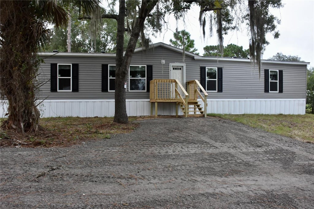Photo of 25300 Mardon Circle, Paisley, FL 32767 (MLS # G5118254)