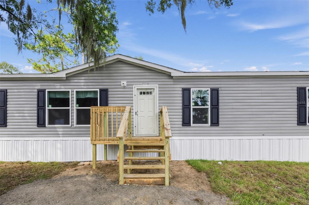 Photo of 25300 Mardon Circle, Paisley, FL 32767 (MLS # G5118254)