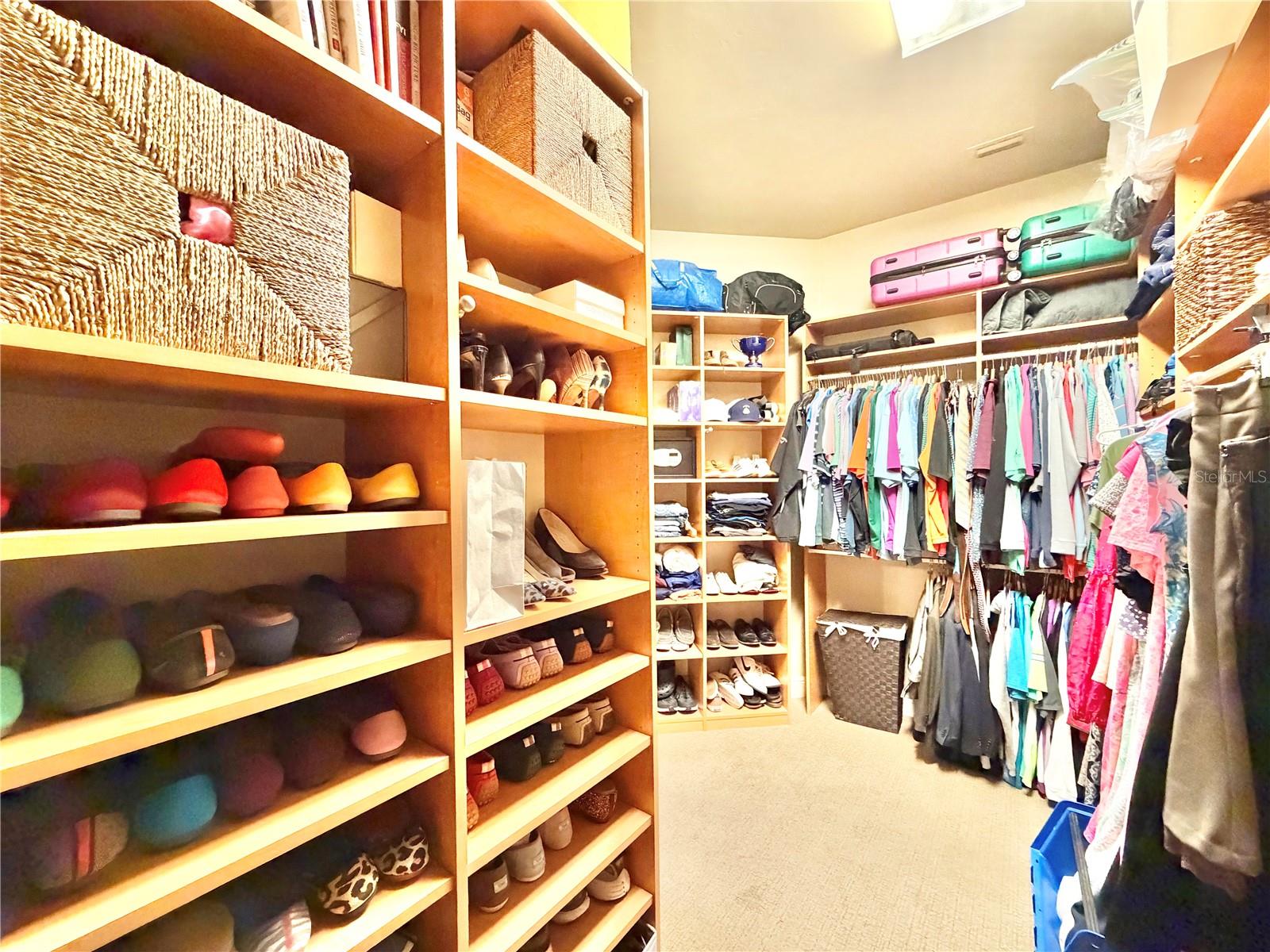 TURNBERRY LAKE - Residential