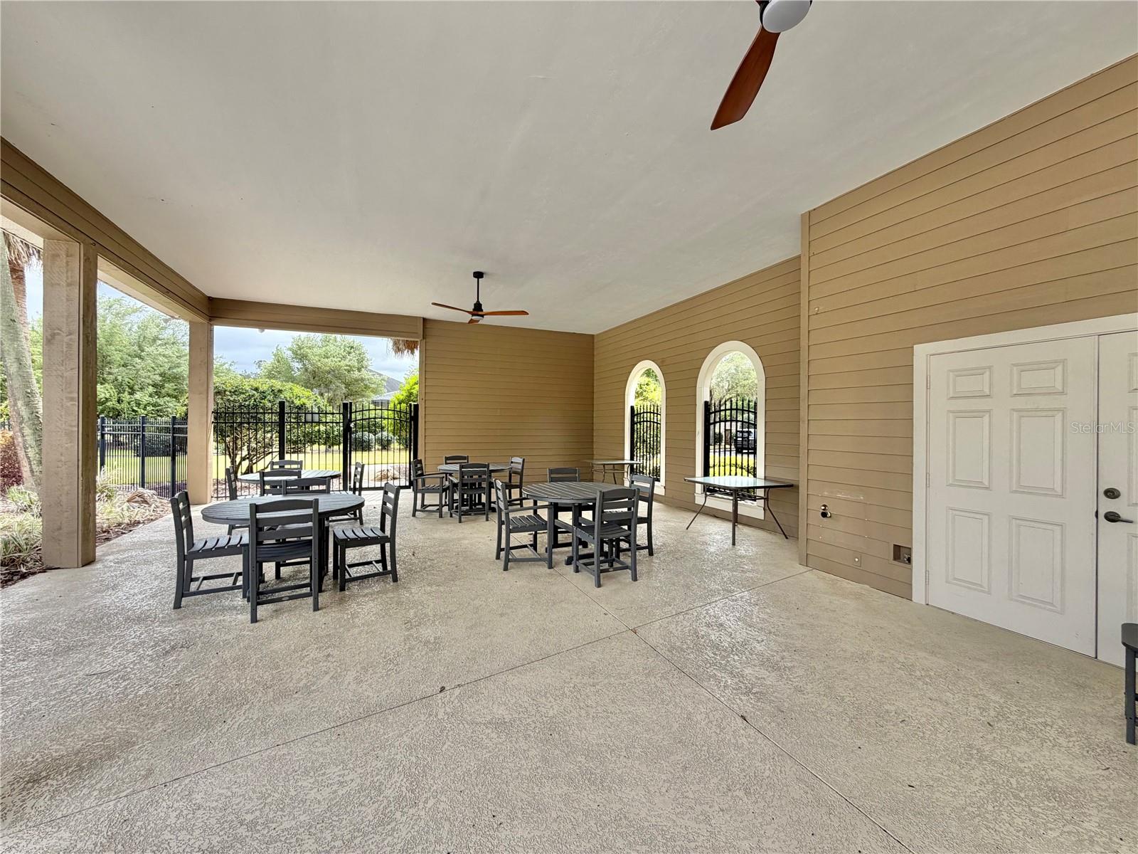 TURNBERRY LAKE - Residential